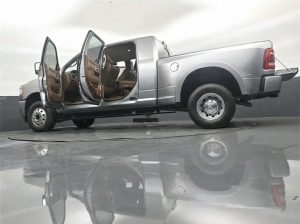 2023 Ram 3500 Laramie Longhorn — thumbnail 17