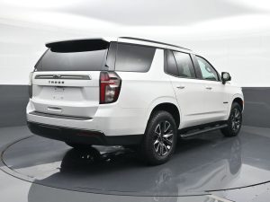 2021 Chevrolet Tahoe Z71 — thumbnail 3