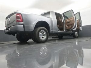 2023 Ram 3500 Laramie Longhorn — thumbnail 37