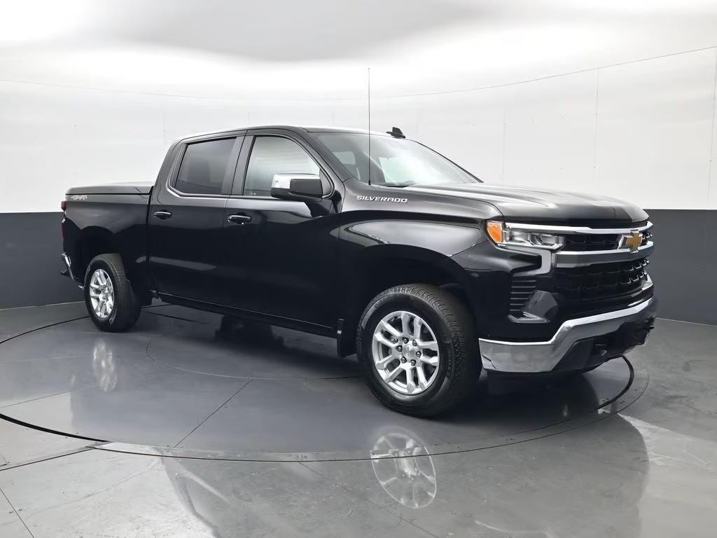 2024 Chevrolet Silverado 1500 LT — photo 1
