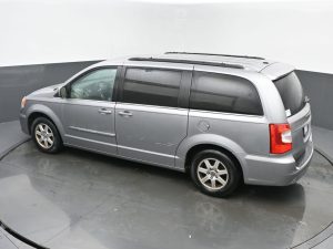 2013 Chrysler Town & Country Touring — thumbnail 35