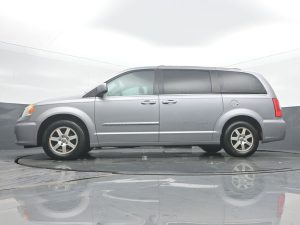 2013 Chrysler Town & Country Touring — thumbnail 40