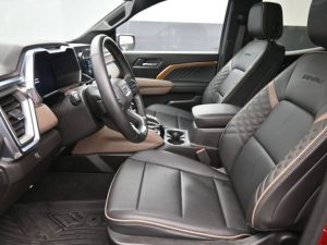 2023 GMC Canyon Denali — thumbnail 8