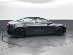 2025 Tesla Model 3 Long Range — thumbnail 3