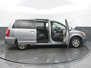 2013 Chrysler Town & Country Touring — thumbnail 46