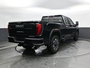 2024 GMC Sierra 2500 HD Denali Ultimate Crew Cab — thumbnail 5