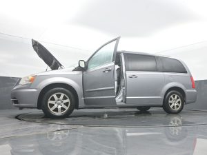 2013 Chrysler Town & Country Touring — thumbnail 48