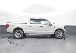 2024 Ford F-150 XLT 4WD SuperCrew 5.5 Box — thumbnail 11