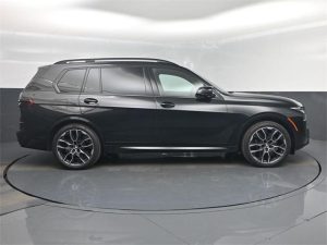 2024 BMW X7 M60i — thumbnail 4