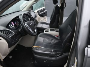 2013 Chrysler Town & Country Touring — thumbnail 10