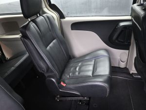 2013 Chrysler Town & Country Touring — thumbnail 13