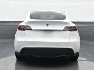 2023 Tesla Model Y Long Range — thumbnail 7
