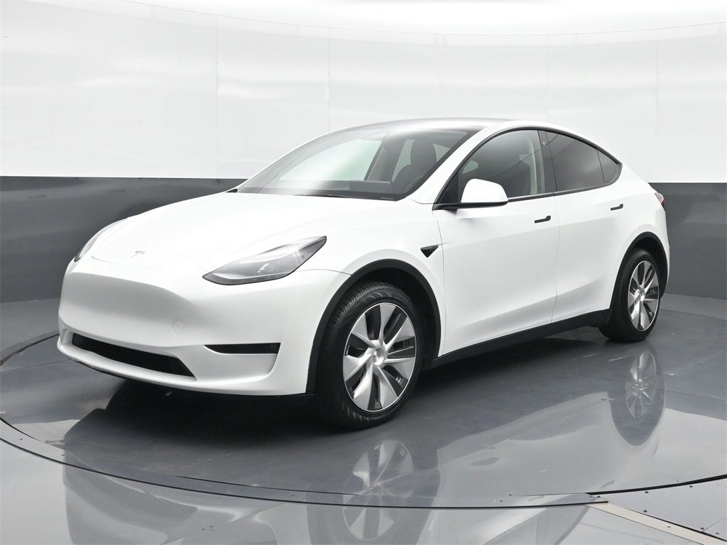 2023 Tesla Model Y Long Range — photo 1