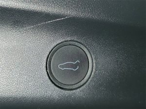 2023 Tesla Model Y Long Range — thumbnail 9