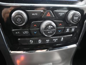 2019 Jeep Grand Cherokee Limited — thumbnail 18