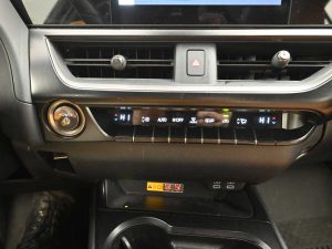 2024 Lexus UX 250h Premium AWD — thumbnail 22