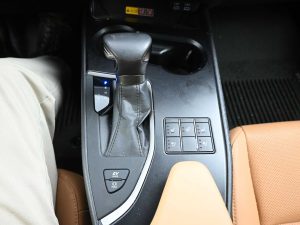 2024 Lexus UX 250h Premium AWD — thumbnail 23