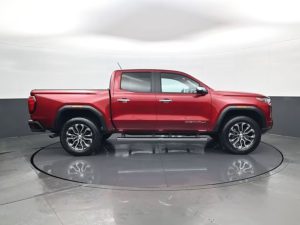 2023 GMC Canyon Denali — thumbnail 3