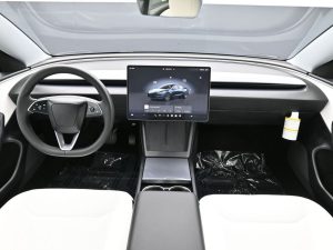 2025 Tesla Model 3 Long Range — thumbnail 10