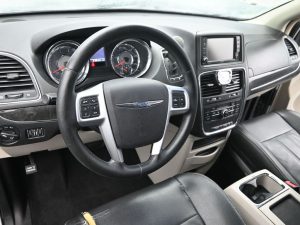 2013 Chrysler Town & Country Touring — thumbnail 22
