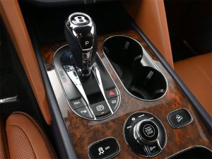 2021 Bentley Bentayga V8 — thumbnail 25