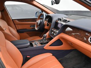 2021 Bentley Bentayga V8 — thumbnail 8
