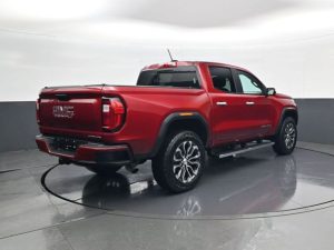 2023 GMC Canyon Denali — thumbnail 4