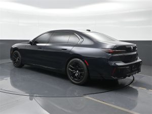 2023 BMW 7 Series 740i — thumbnail 2