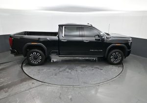 2024 GMC Sierra 2500 HD Denali Ultimate Crew Cab — thumbnail 12