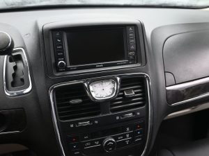 2013 Chrysler Town & Country Touring — thumbnail 28