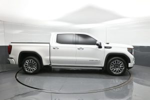 2024 GMC Sierra 1500 Denali Ultimate Crew Cab — thumbnail 10