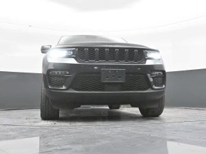 2023 Jeep Grand Cherokee Limited — thumbnail 36
