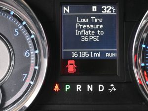 2013 Chrysler Town & Country Touring — thumbnail 32