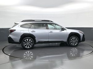 2023 Subaru Outback Limited — thumbnail 2