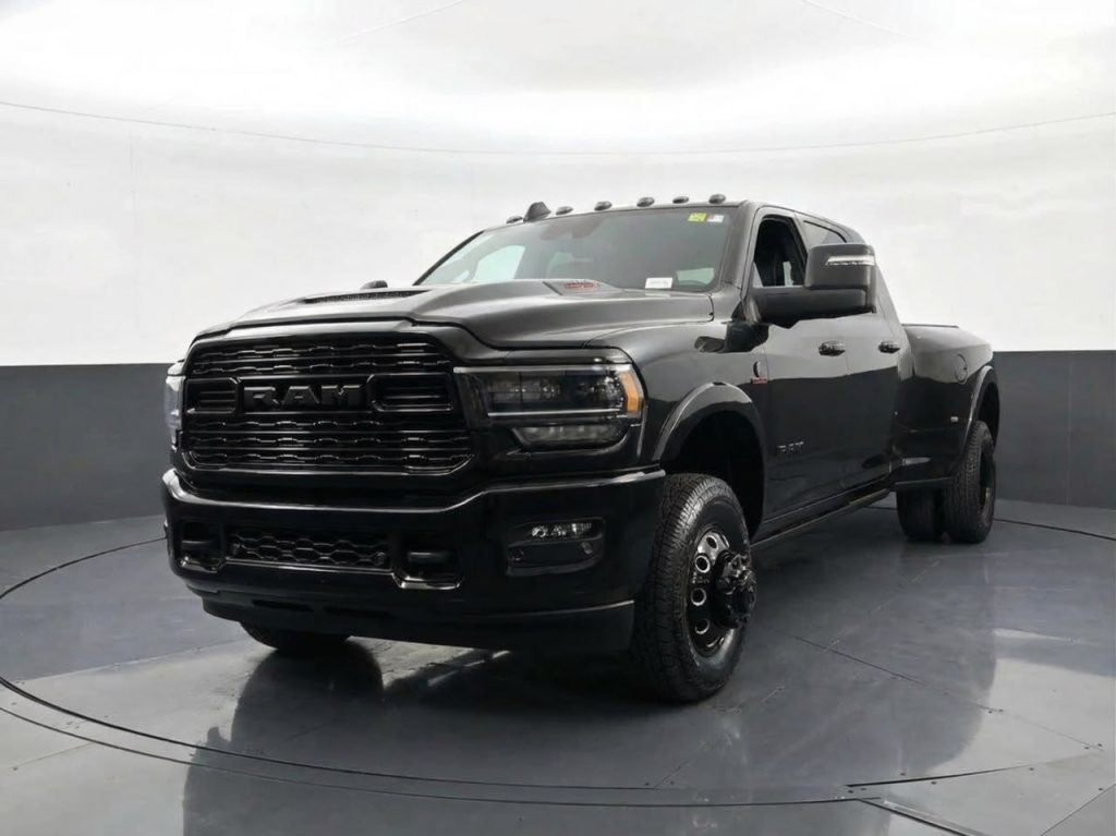 2024 RAM 3500 Limited DRW MegaCab — photo 1